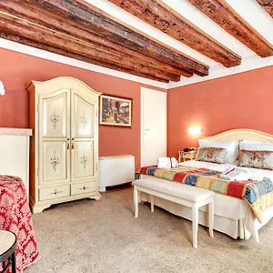 ** Pensión Ca' Riza Italia